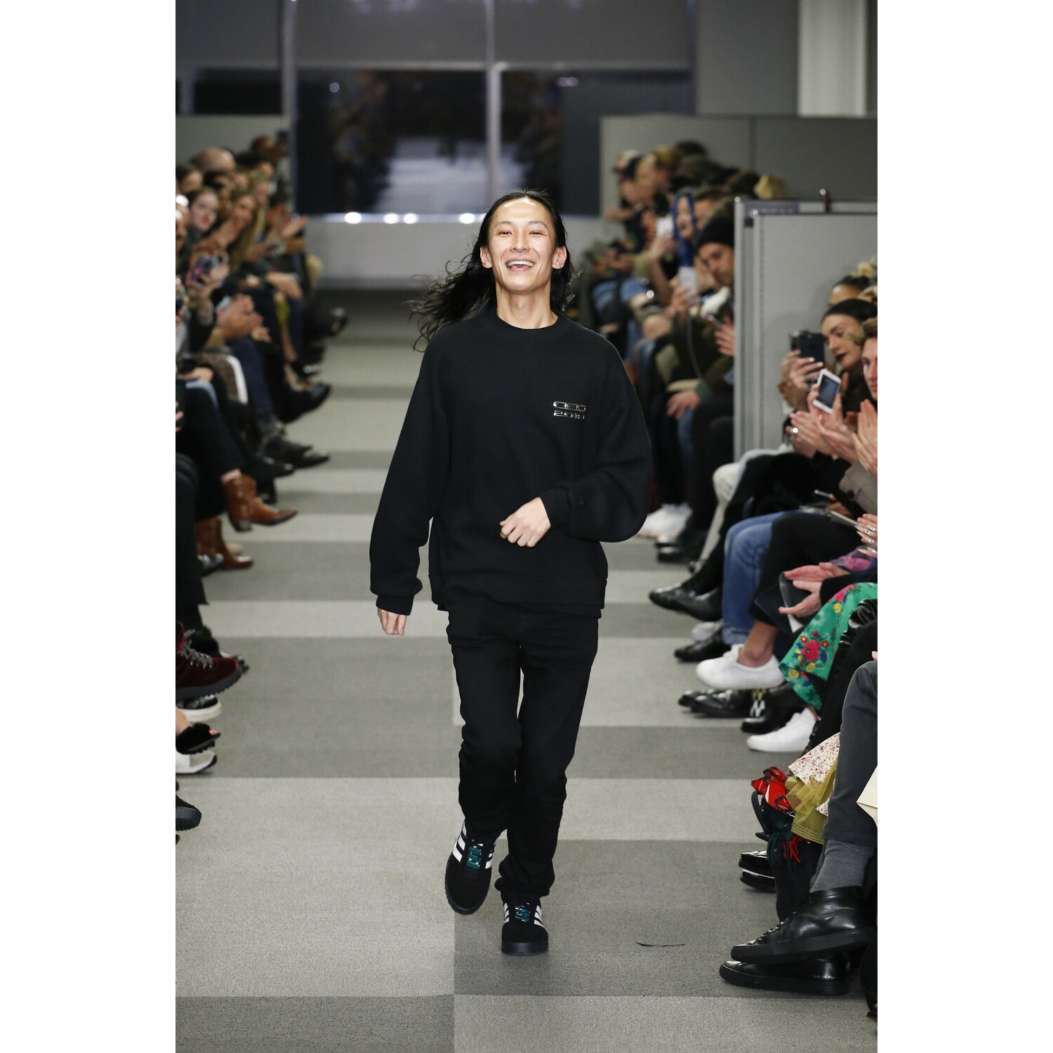 Фото Alexander Wang  Fall 2018 Ready-to-Wear Александр Ванг осень зима 2018 коллекция неделя моды в Нью Йорке Mainstyles